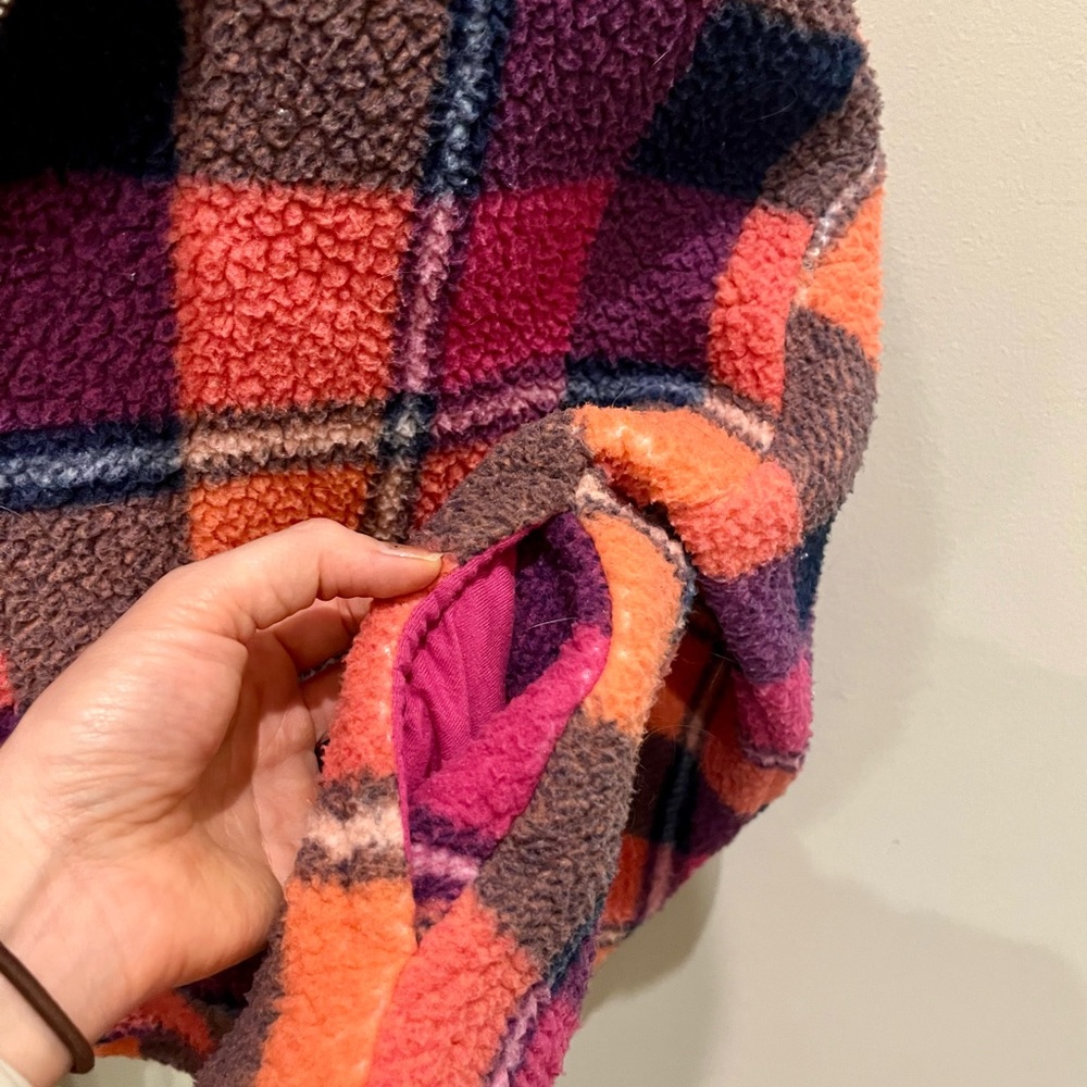 American Eagle Outfitters Pink and Orange Fleece Pullover - Picture 3 of 10